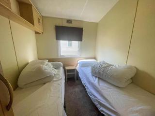 Homely 6 Berth Caravan Near To Clacton-On-Sea In Essex Ref 26286E - Clacton-on-Sea - 3