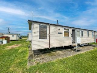 Great Caravan On A Family Holiday Park In Essex, Ref 37055G - Clacton-on-Sea - 3