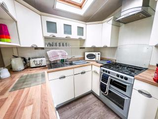 Lovely 6 Berth Caravan At Highfield Grange Near Clacton-On-Sea Ref 26719Wr - Clacton-on-Sea - 1