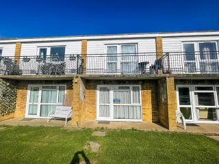5 Berth Chalet To Hire In Hemsby Near Hemsby Beach Ref 18117B - Hemsby - 0