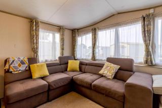 Lovely Caravan At Azure Seas Nearby The Beautiful Beach Ref 32038Az - Lowestoft - 3