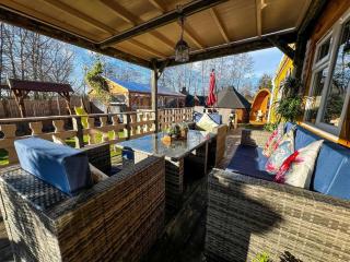 Bespoke Holiday Home With Private Pool And Hot Tub, Sleeps 8 Ref 34073P - King's Lynn - 2