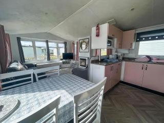 Modern Caravan With Wifi At St Osyth Beach Holiday Park In Essex Ref 28010Kv - Clacton-on-Sea - 3