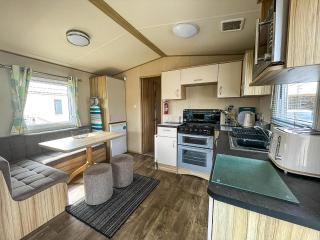 Caravan With Decking At Southview Holiday Park In Skegness Ref 33005S - Skegness - 5