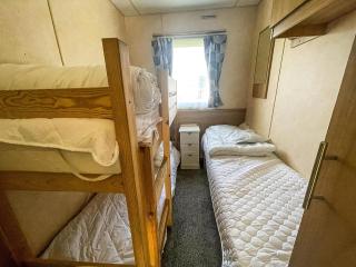 Brilliant 10 Berth Caravan At Valley Farm Holiday Park, Essex Ref 46443V - Great Clacton - 2