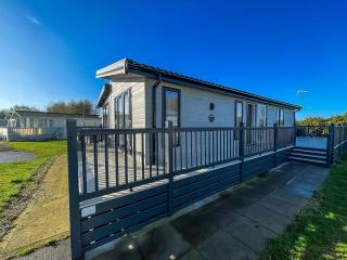 Stunning Lodge With Decking Nearby Hunstanton Beach, Sleeps 6 Ref 23215K - Hunstanton - 5