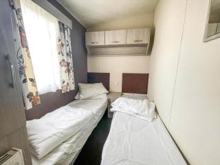 Dog-Friendly 8 Berth Caravan At Cherry Tree Holiday Park In Norfolk Ref 70363C - Great Yarmouth - 3