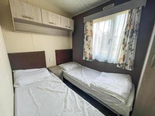 Dog-Friendly 8 Berth Caravan At Cherry Tree Holiday Park In Norfolk Ref 70363C - Great Yarmouth - 2