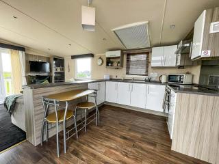 Modern 6 Berth Caravan At St Osyth Beach In Essex Ref 28002Sv - Clacton-on-Sea - 4