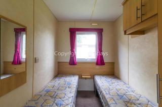 Spacious 8 Berth Caravan For Hire At Southview Holiday Park Ref 33002Tc - Skegness - 4