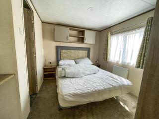 Beautiful 6 Berth Caravan At Breydon Water Nearby Great Yarmouth Ref 10056B - Belton - 3