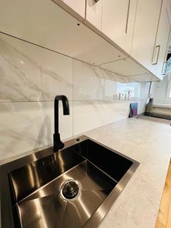 C - Newley Renovated Private Self-Contained Room in a Shared Apartment in Birmingham City Centre - Birmingham - 6