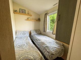 Cosy 8 Berth Caravan In Essex, Located On Seawick Holiday Park Ref 27830Sw - Clacton-on-Sea - 4