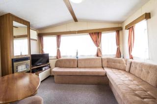 Great 8 Berth Caravan For Hire At Seawick Holiday Park In Essex Ref 27227Sw - Clacton-on-Sea - 4
