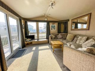 Lovely 6 Berth Caravan With Decking At California Cliffs In Scratby Ref 50048L - 3