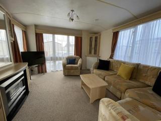 Superb 6 Berth Caravan At St Osyth Beach Holiday Park In Essex Ref 28062Fv - Clacton-on-Sea - 2