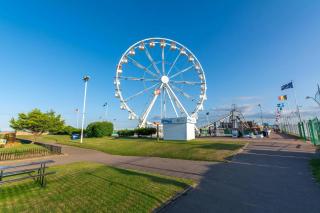 Homely 6 Berth Caravan For Hire By The Beach At California Cliffs Ref 50006F - Great Yarmouth - 8