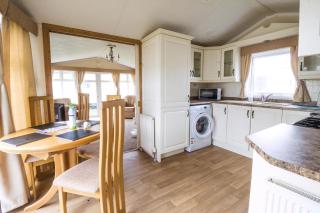 6 Berth Caravan For Hire At California Cliffs In Scratby By The Beach Ref 50050L - Great Yarmouth - 3