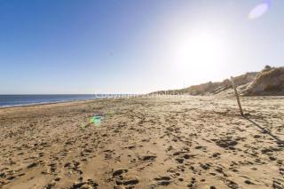 4 Berth Chalet To Hire In Just Walking Distance To Hemsby Beach Ref 18152B - Hemsby - 2