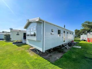 Lovely 8 Berth Caravan At Broadland Sands Holiday Park In Suffolk Ref 20016Bs - Hopton on Sea - 3