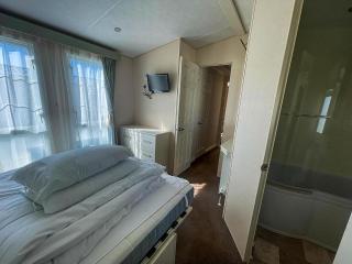Lovely Caravan With Decking At Manor Park, Near Hunstanton Beach Ref 23034C - Hunstanton - 1
