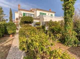 Beachside Serenity Apartments in Barbot - Barbat na Rabu - 0