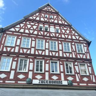 Stylisches Apartment mit großem Tageslichbad am Marktplatz - Leonberg - 0