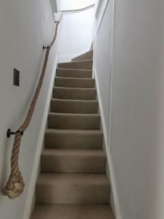 Relaxing Attic Room with En-suite Jacuzzi bath - 2