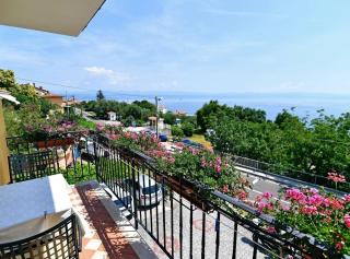 Scenic Retreat Rooms and Family Apartment - Mošćenička Draga - 4