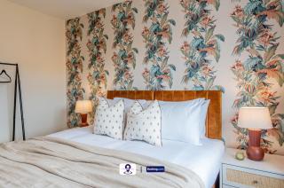 Last-Minute Escapes ! Summer Days l RTM Stay l 4 -Bed House By Finesse Stays Short Lets & Serviced Accommodation Wakefield With Parking, Contractors - 2