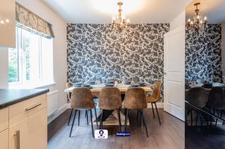7Nights Special ! 4 -Bed House By Finesse Stays Short Lets & Serviced Accommodation Wakefield With Parking, Contractors - 6