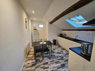 Joli appartement mansardé - Decize - 6