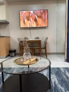 Rustic Elegance New One Bedroom One Uptown Free parking - Manila - 1