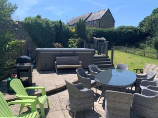 Superb Old Farmhouse near the Beach with Large Hot Tub , Free Access to an Indoor Pool, Free Animal Feeding ,Free Pony Rides and Free Tractor Rides - 1