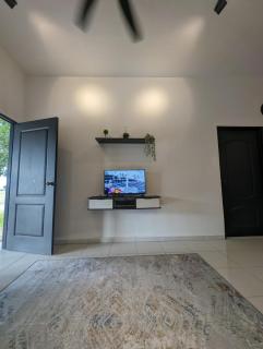 D'Tanjung Homestay - Tulip - 5