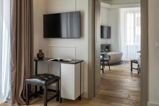 Palazzo Goldoni Condotti Collection - 4