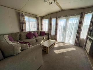 8 Berth Caravan For Hire At St Osyth Beach Holiday Park In Essex Ref 28013Fi - Clacton-on-Sea - 3