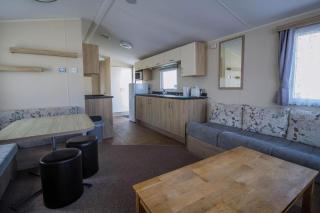 8 Berth Caravan With Decking At Caister Beach In Norfolk Ref 30016S - Great Yarmouth - 8
