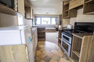 Superb 8 Berth Caravan, Close To Amenities At Caister Beach Ref 30073F - Great Yarmouth - 4