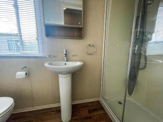 Modern Caravan With Decking Near Scratby Beach Ref 50007E - Great Yarmouth - 2