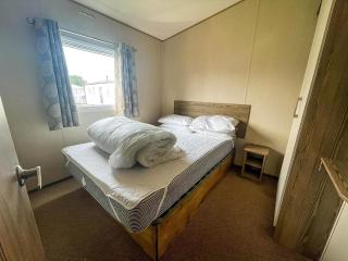 Superb Caravan With Free Wifi At Seawick Holiday Park Ref 27922Sw - 1