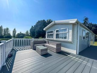 Beautiful 6 Berth Caravan With Decking In Norfolk Ref 89001Mv - Belton - 7
