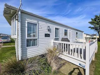 Lovely Caravan With Decking Nearby Scratby Beach In Norfolk Ref 50031J - 0