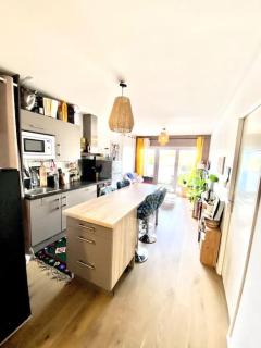Appartement cosy - balcon - parking gratuit - 10min centre ville - Cenon - 5