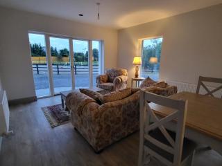 Orchid Mews - - 8
