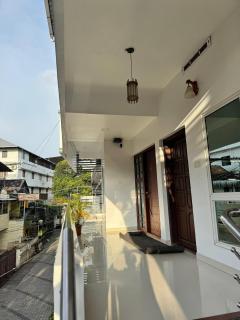 Friendsland Home Stay - Ernakulam - 9