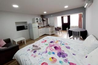 Cozy Studio Apartment on Rustaveli - 4