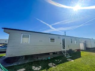 6 Berth Caravan With Wifi At Steeple Bay Holiday Park In Essex Ref 36092F - Southminster - 0