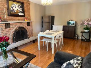 Comfort Rooms near Toronto Airport - Mississauga - 7
