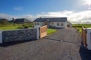 Mirella Guest House - Caherlistrane - 0